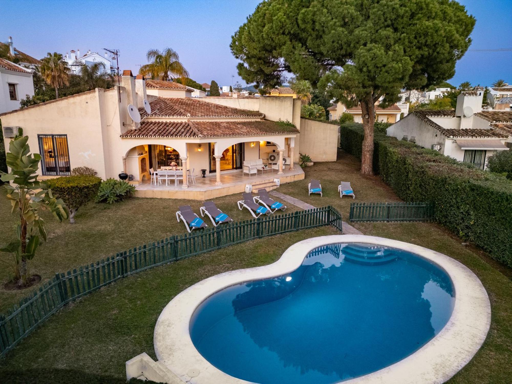 Chapas Playa Typical House. Holiday home Marbella